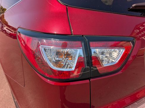Used 2015 Chevrolet Traverse LT FWD image 10
