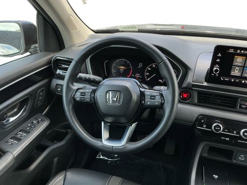 Used 2025 Honda Pilot EX-L image 11