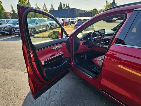 Used 2023 Genesis GV70 3.5T Sport w/ Sport Prestige Package AWD/4WD image 20