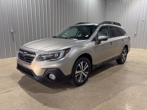 Used 2018 Subaru Outback 2.5i Limited image 1