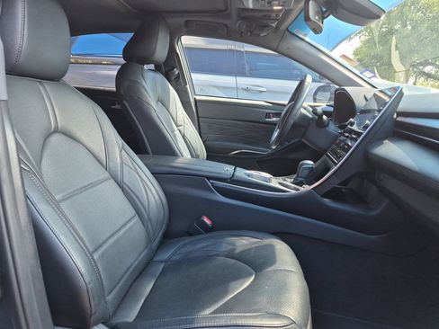 Used 2021 Toyota Avalon Limited FWD image 27