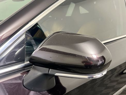 Used 2019 Toyota Avalon Limited image 12