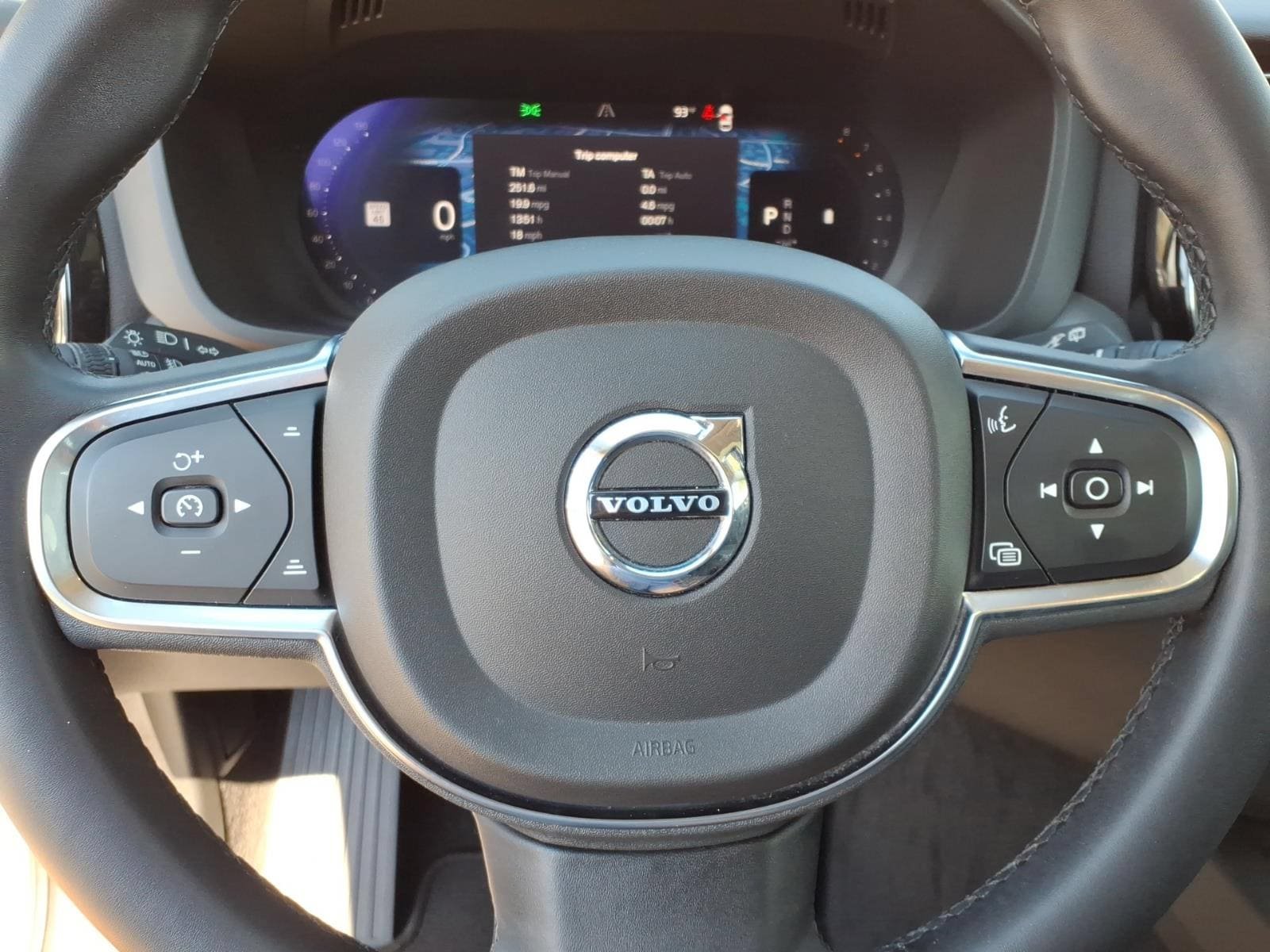 Certified 2023 Volvo XC60 B5 Core w/ Climate Package AWD/4WD image 27