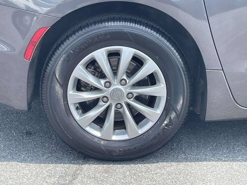 Certified 2018 Chrysler Pacifica Touring Plus FWD image 13
