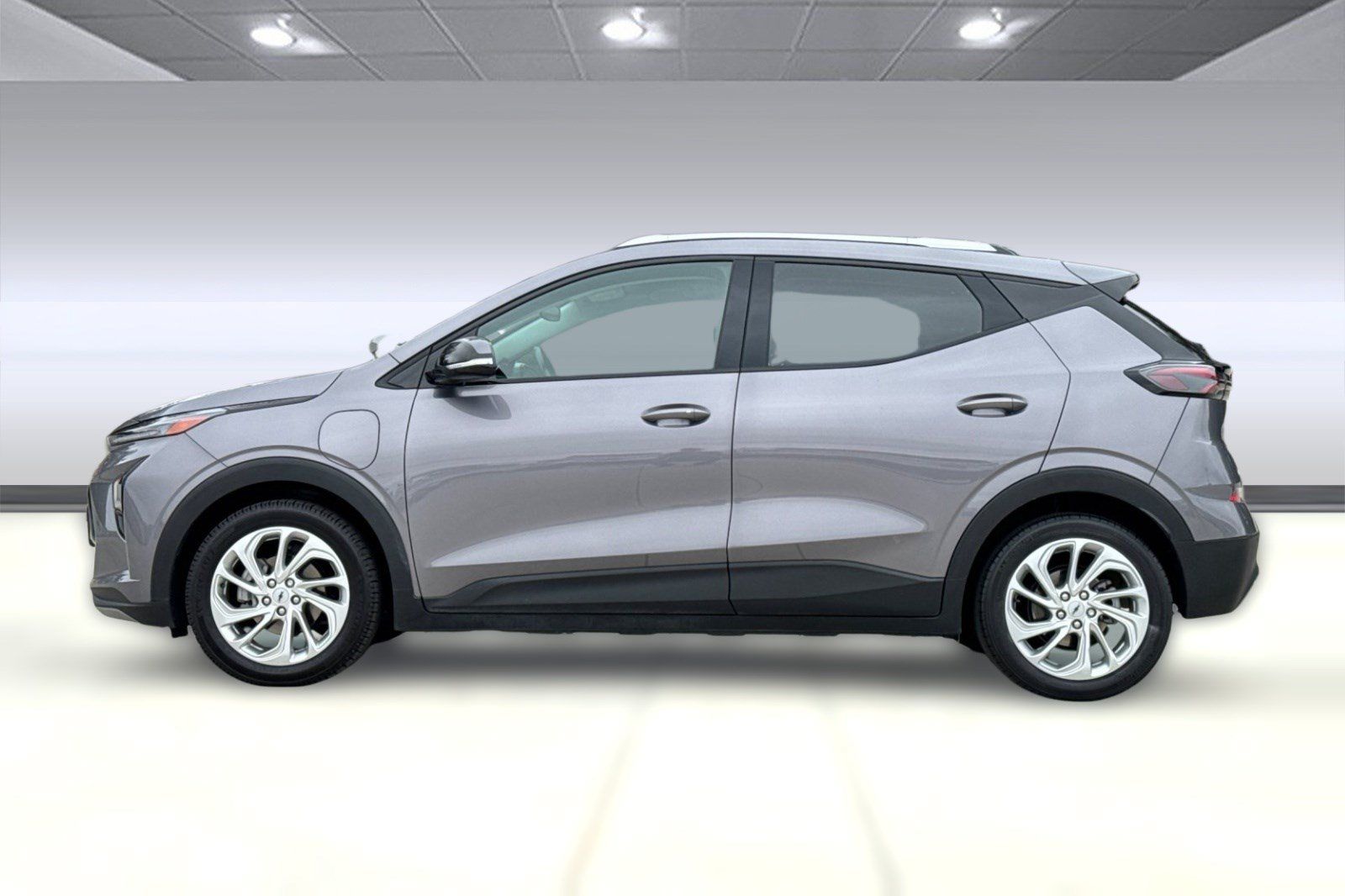 Used 2023 Chevrolet Bolt EUV LT w/ Comfort Package FWD image 2