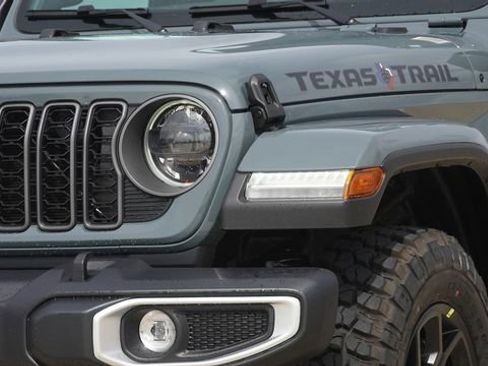 New 2026 Jeep Gladiator Sport image 4