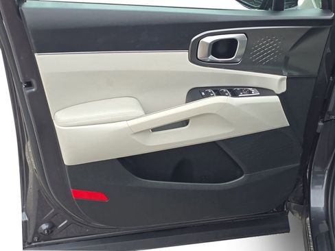 Used 2022 Kia Sorento EX image 36