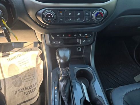 Used 2022 Chevrolet Colorado Z71 image 23