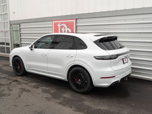 Used 2022 Porsche Cayenne GTS image 39