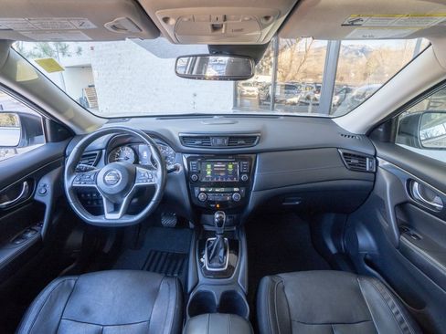 Used 2018 Nissan Rogue SL w/ Premium Package image 15