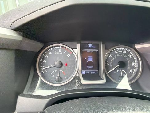 Used 2019 Toyota Tacoma SR5 RWD image 12