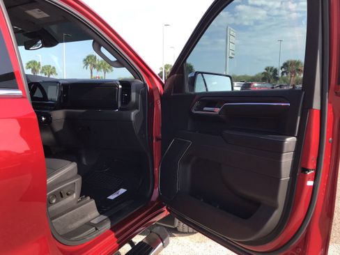 Used 2024 GMC Sierra 1500 SLT w/ X31 Off-Road Package image 18