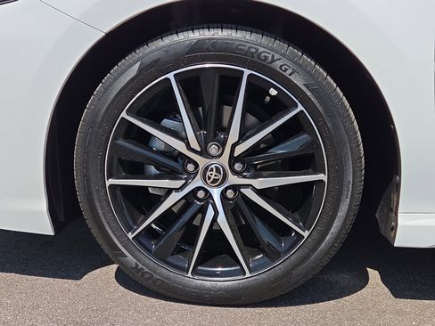 Used 2022 Toyota Camry SE w/ Audio Upgrade Package image 6