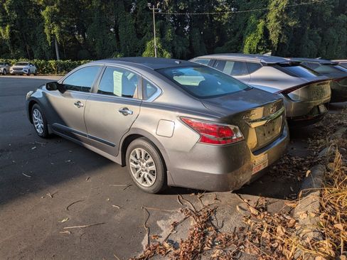 Used 2015 Nissan Altima 2.5 S w/ Power Driver Seat Package FWD image 4