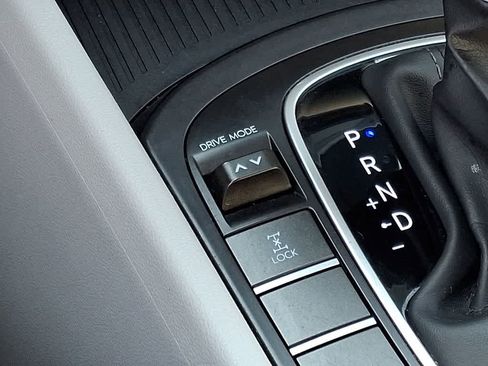 Used 2024 Hyundai Kona SEL image 24