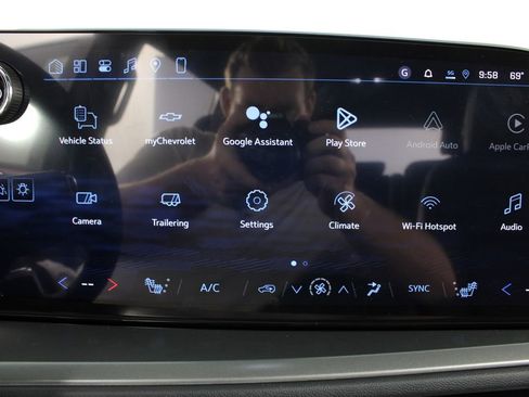 New 2026 Chevrolet Traverse LT w/ LPO, Floor Liner Package FWD image 4