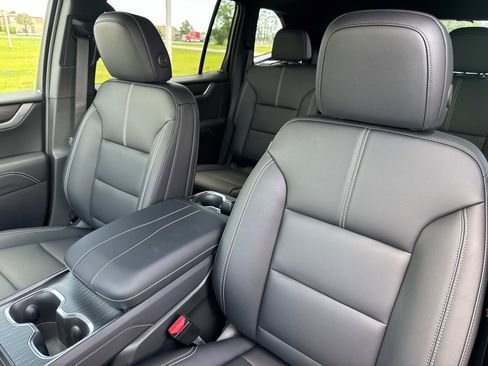 New 2025 GMC Acadia Elevation w/ Elevation Premium Package image 24