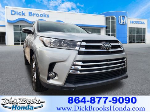 Used 2018 Toyota Highlander Limited Platinum image 1