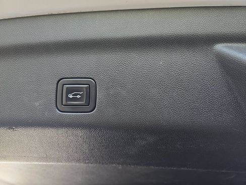 Used 2021 GMC Yukon Denali w/ Denali Premium Package AWD/4WD image 16