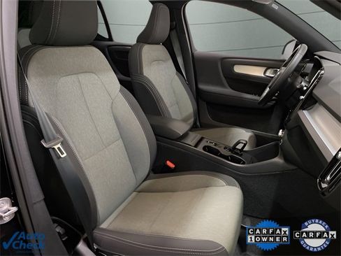 Used 2025 Volvo XC40 B5 Core image 75