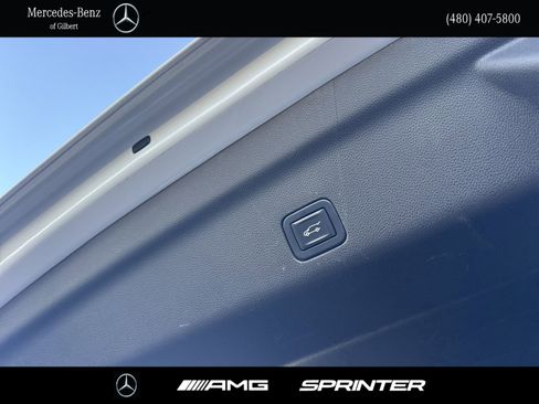 Used 2022 GMC Yukon Denali RWD image 8