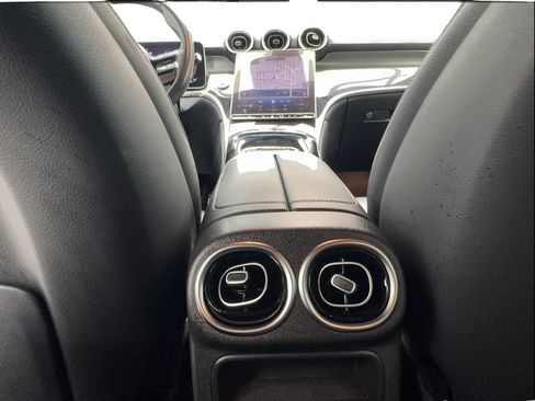Used 2024 Mercedes-Benz GLC 300 4MATIC w/ AMG Line image 37