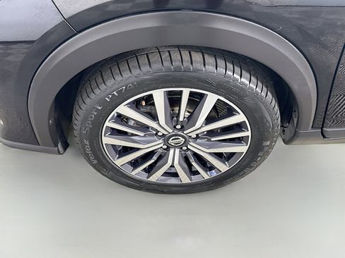 Used 2021 Nissan Kicks SV image 38