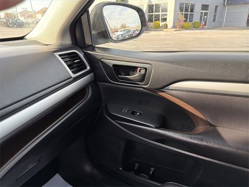 Used 2016 Toyota Highlander Plus image 23