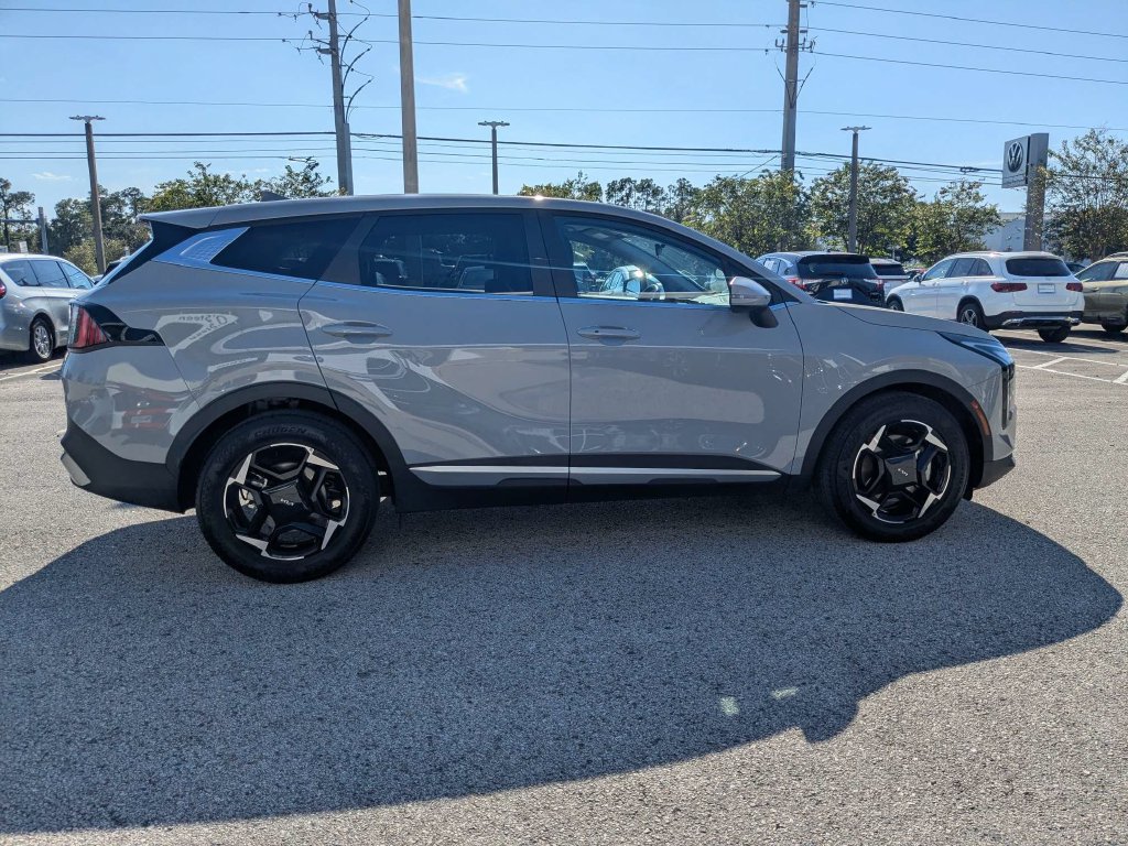 Used 2026 Kia Sportage EX FWD image 7