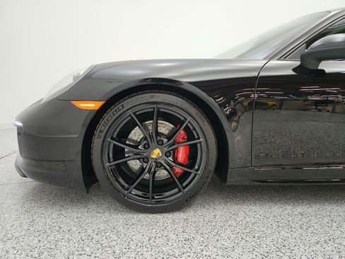 Used 2019 Porsche 911 Carrera 4S AWD/4WD image 30
