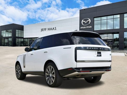 Used 2023 Land Rover Range Rover SE AWD/4WD image 2