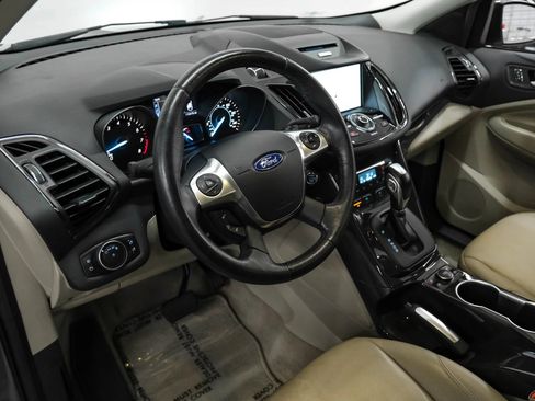 Used 2016 Ford Escape Titanium w/ Equipment Group 301A AWD/4WD image 2