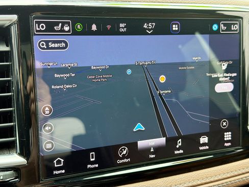 Used 2021 Chrysler Pacifica Limited w/ Uconnect Theater Family Group AWD/4WD image 13