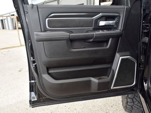 Used 2022 RAM 2500 Laramie w/ Night Edition image 19