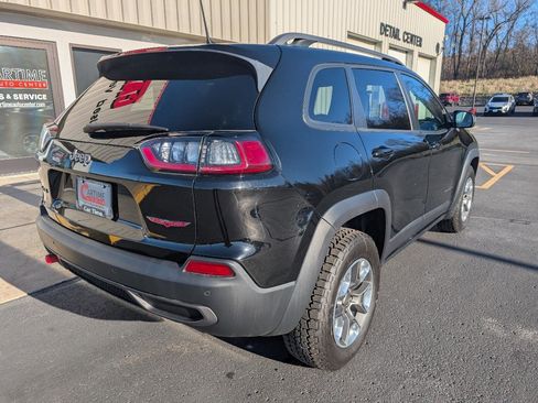 Used 2019 Jeep Cherokee Trailhawk w/ Cold Weather Group AWD/4WD image 7