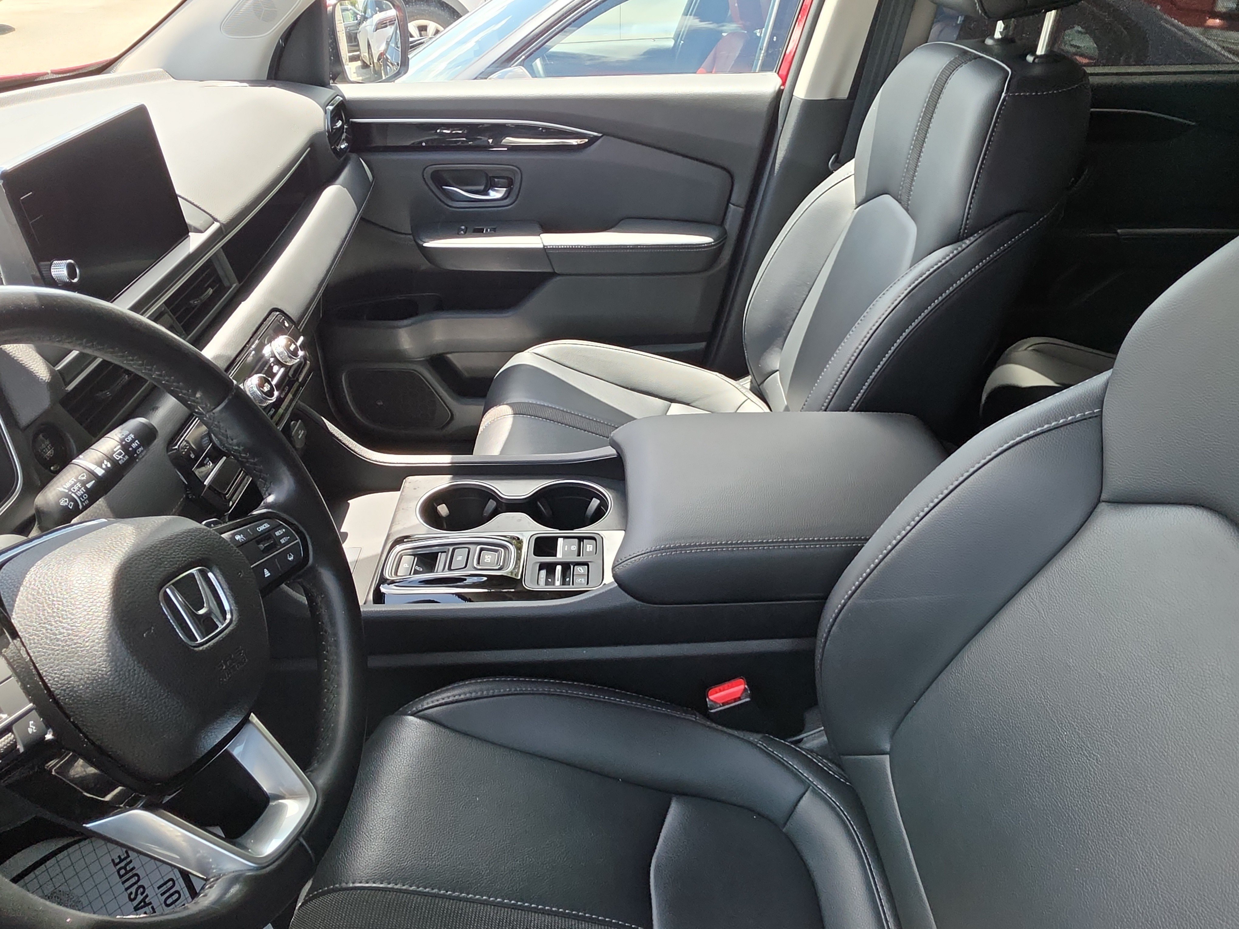 Used 2025 Honda Pilot EX-L image 9