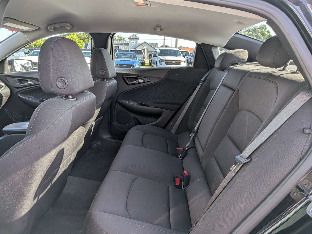Used 2024 Chevrolet Malibu LT FWD image 12