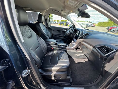 Used 2023 Ford Edge Titanium AWD/4WD image 11