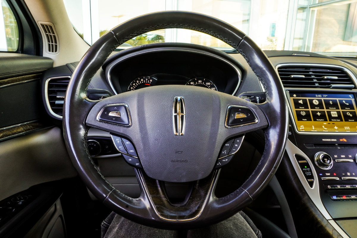 Used 2017 Lincoln MKX Reserve FWD image 16