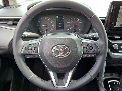 Used 2024 Toyota Corolla Cross LE AWD/4WD image 16