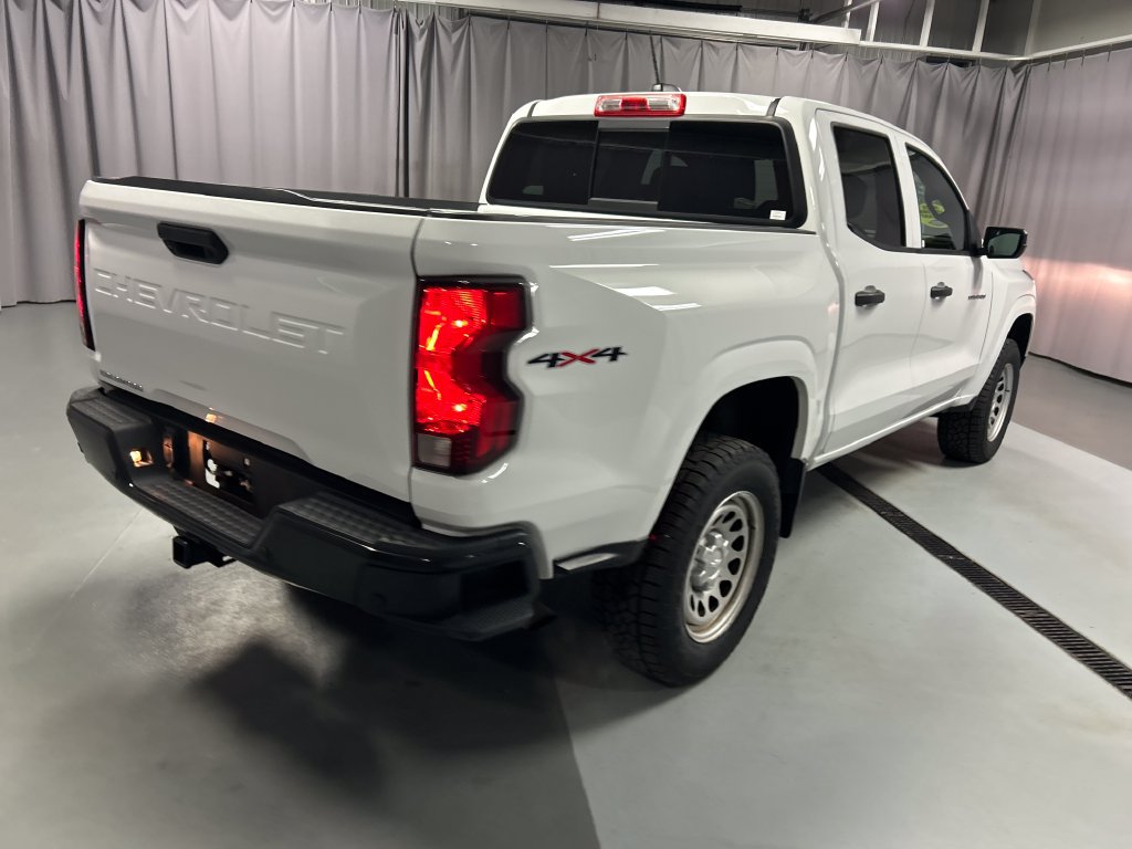 Used 2023 Chevrolet Colorado W/T w/ Advanced Trailering Package AWD/4WD image 7