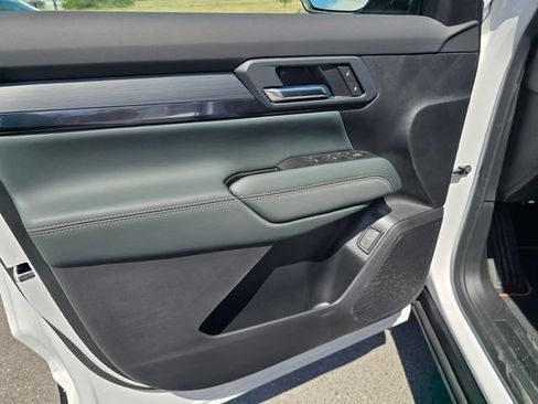 New 2026 GMC Terrain AT4 w/ Technology Package II AWD/4WD image 18
