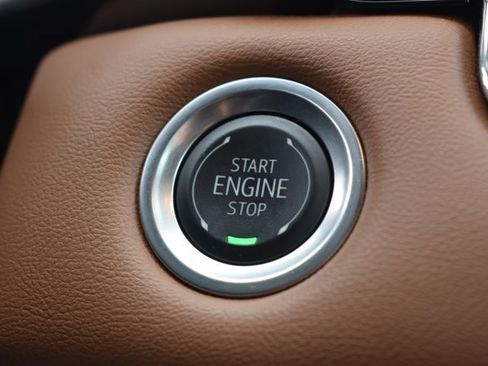 Used 2025 GMC Canyon AT4 image 27