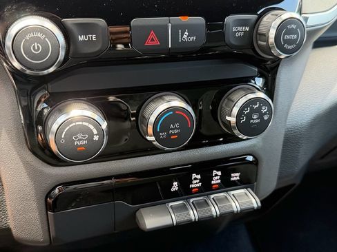 Used 2025 RAM 1500 Big Horn RWD image 26