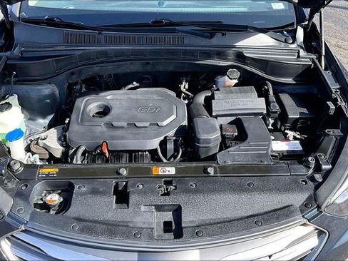 Used 2017 Hyundai Santa Fe Sport FWD image 9