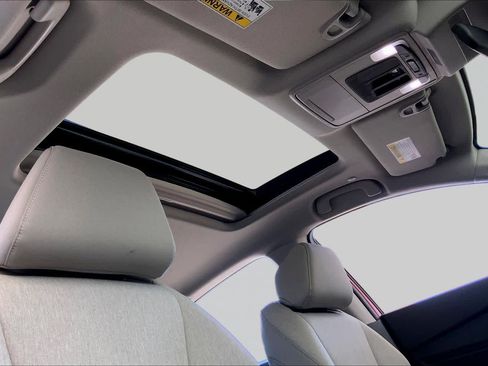 Used 2025 Honda Accord SE image 14