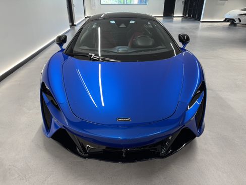 Used 2023 McLaren Artura RWD image 7