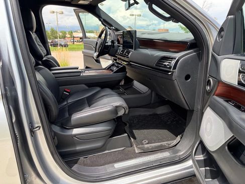 Used 2024 Lincoln Navigator L Reserve AWD/4WD image 25