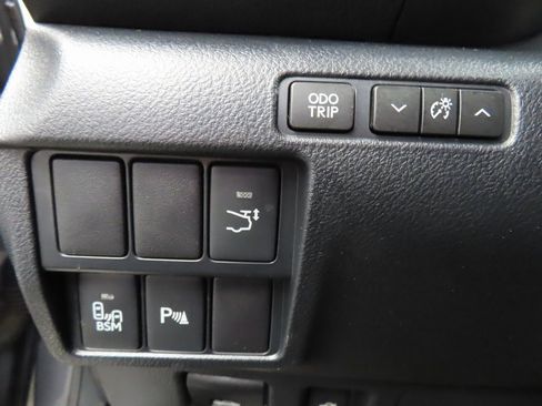 Used 2015 Lexus RC F w/ Premium Package image 40