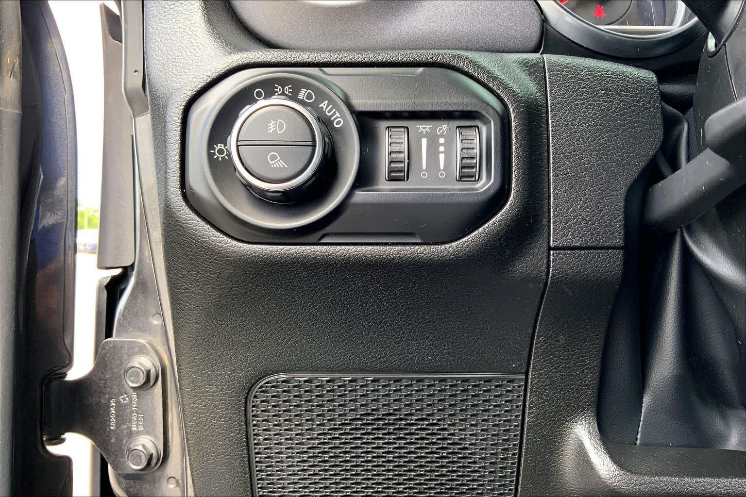 Used 2022 Jeep Gladiator Mojave w/ Dual Top Group AWD/4WD image 33